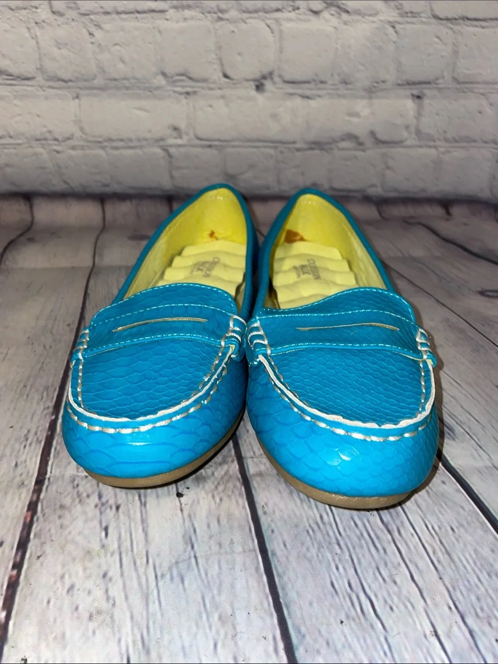 Avon Cushion Walk Turquoise Blue Women's Loafers Like New! Sz7